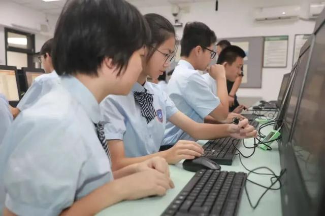 北京中小学AI通识课怎么上？点进来看→