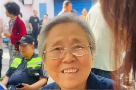 直击2024陕西高考|77岁奶奶放心不下外孙 考点外紧张守候图片