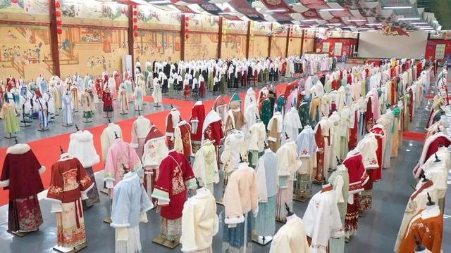 “双11”未至曹县电商迎爆发式增长 快递日收发量达70万单