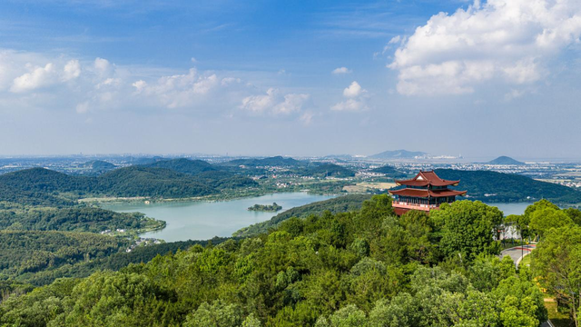 行走山海湖，邂逅“盐”奇观，2025环浙步道系列赛海盐站蓄势待发