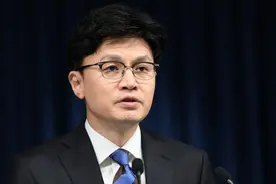 韩国执政党将选新党首，他在参选四人中领跑图片