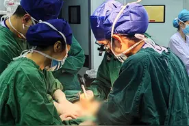 “天花板”级别手术！贵医附院专家为乳腺癌患者重建乳房图片