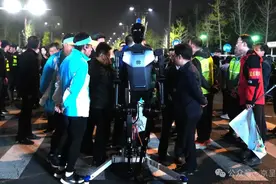 【现场目击】人形机器人，准备开跑！图片