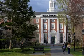 特朗普政府禁止哈佛大学招收国际生！学生：“没有国际学生，哈佛就不再是哈佛”图片