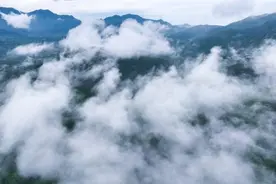 滨州邹平市：“雾”入仙境 印台山云雾缭绕美如画图片
