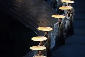 长假撑把油纸伞去拍美照，打卡亚运开幕式同款美物，约吗图片