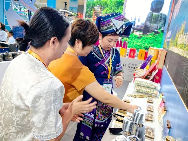 相约桂林，钦州好物挑花眼！第22届东博会旅游展区，一起“钦”近这个展位吧~