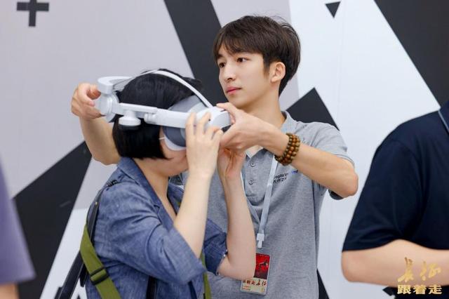 文化青创力｜摆脱时空束缚 VR技术让观众“跟着走·长征”