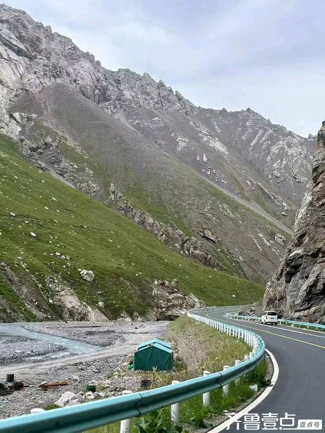 穿越连接新疆南北的独库公路
