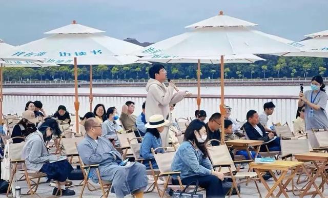 舟山海边有惊喜！很多舟山人来参加→