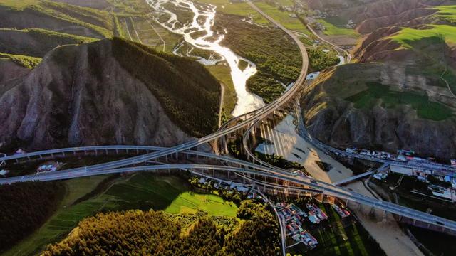 【国庆专栏】沿着公路浪秋景：青海秋日自驾路书