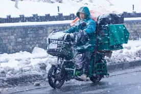 邮政服务不打烊，这些年货都能送到家图片