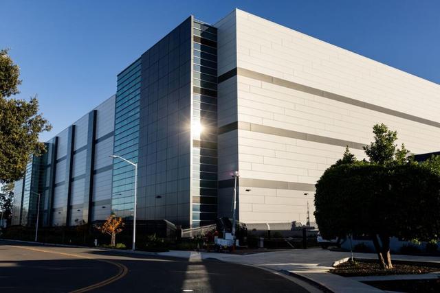 硅谷GPU蒙尘，马斯克一言成谶：美国AI被电卡脖子