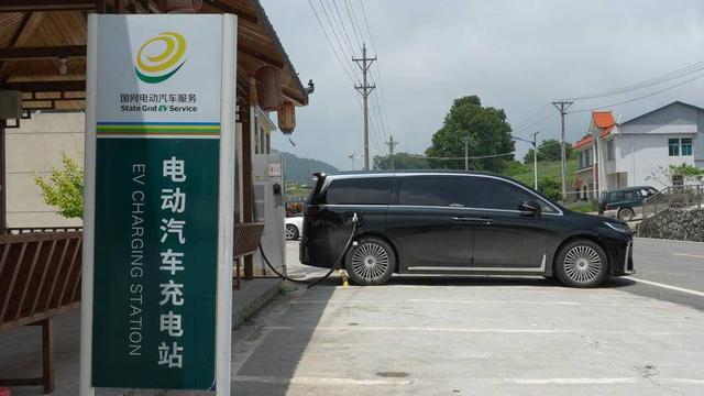 深挖“冷”资源 激活“热”经济 长阳火烧坪打造避暑新IP