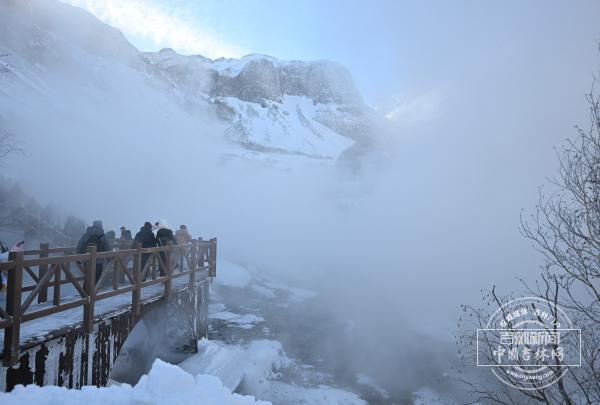 新发路观察 | 长白山的冬天，为啥这么热?