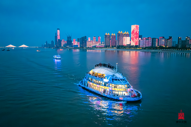 点亮荆楚夜，邂逅湖北的梦幻夜色