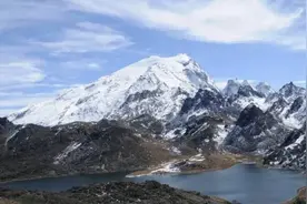 2名男子在云南哈巴雪山身亡 救援队分析：一人系突发疾病，一人或为迷路失温图片