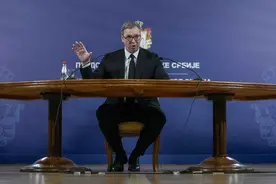 选举引发的骚乱：各怀心思的政客与不愿被“驯服”的塞尔维亚图片