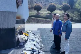 稻香依旧在人间：草帽、横联、泪光，清明时节追忆袁隆平的三重回响图片