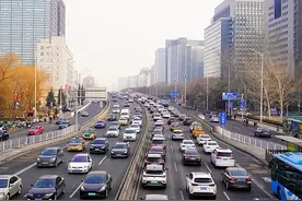 北京日报社区小板报 | 坐着公交游北京，怎么玩？图片