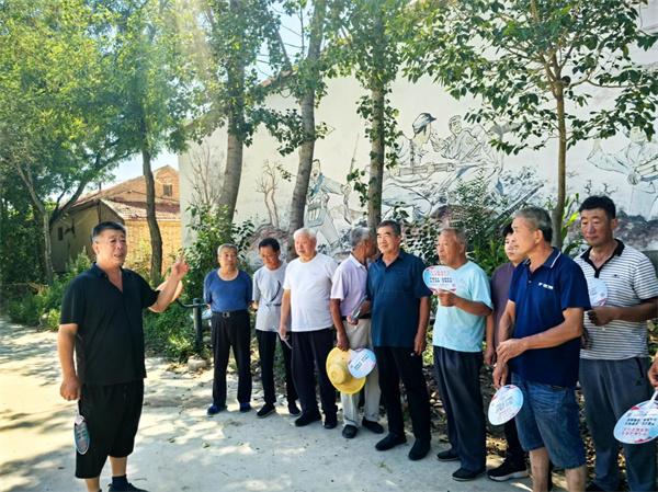 阳信县流坡坞镇开展“红马扎 面对面”红色文化宣讲走进流坡坞阻击战遗址