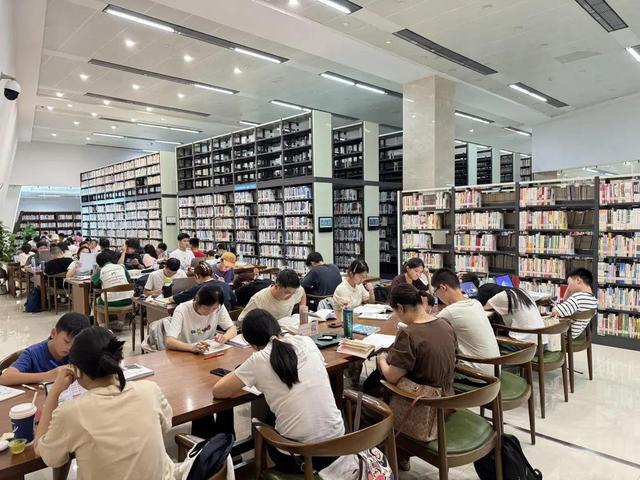 暑期热叠加文旅热，长沙滨江文化园科技赋能给游客送清凉