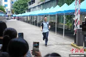 2025年全国高考拉开帷幕：首场考试结束图片