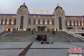 163列专列拉来漠河“旅游热”图片