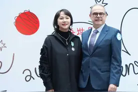 珠海金湾艺术中心总经理陈睿获颁法兰西艺术与文学骑士勋章图片