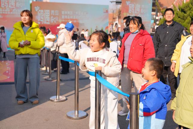 市南区“冬日暖南”活动启动