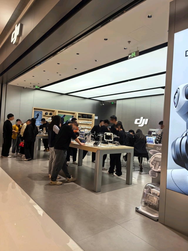 从理光到大疆，年轻人在追逐什么样的新相机