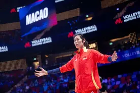 朱婷上演回归中国女排首秀，融入球队体系还需时间图片