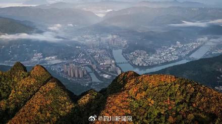 四川广元：山山秋色如画 树树红叶醉人