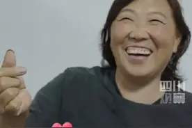 麦子阿姨收到看春晚邀约笑得合不拢嘴图片