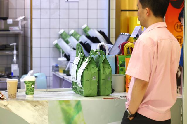 外卖大战背面故事：举步维艰的火锅店与倔强反抗的川菜馆