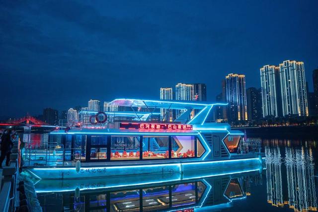 乘上高铁趣巴中，多重优惠享不停！