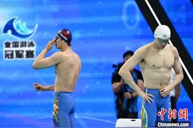 2025年全国游泳冠军赛：男子200米自由泳半决赛举行图片