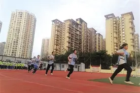 老校往事跃然纸上是谁的青春苏醒了图片