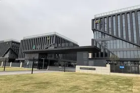 质量强省媒体行 | 氢能汽车离我们有多远？陕西首条氢气瓶检测线为消费者安全把关图片