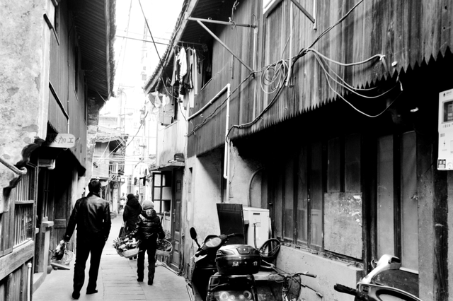 舟山有意思｜舟山这里有条路最窄处仅供一人通行…