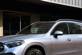 奔驰2025款GLC L正式发布：L2 级智能驾驶，42万起豪华新选择！图片