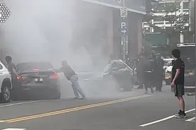 台媒：台中街头警匪追逐，警方当场查获枪支，“宛如军火库”图片