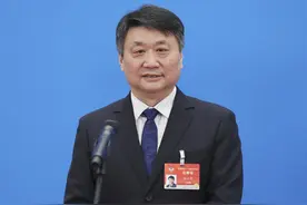 “网红校长”唐江澎卸任锡山高中校长，已加盟两所大学图片