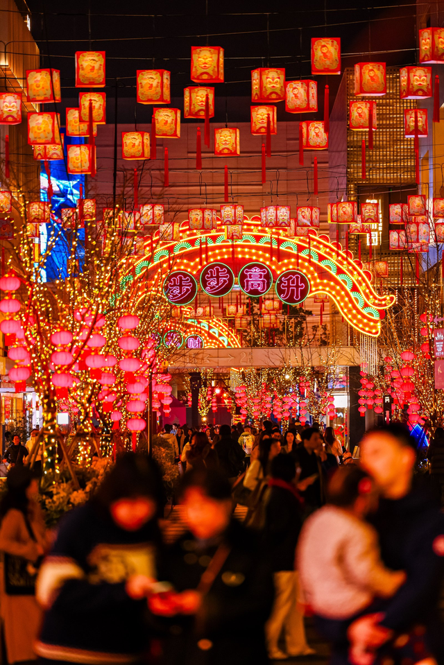 西岸梦中心开启“水岸新春季”，非遗潮玩连嗨两月