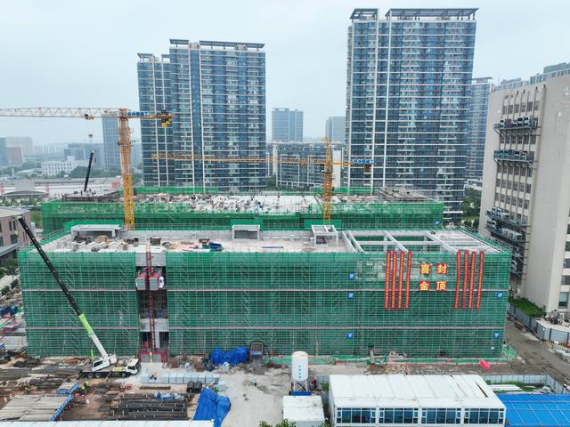 北方首个新增国际通信枢纽——中国联通青岛国际局通信枢纽楼全面封顶