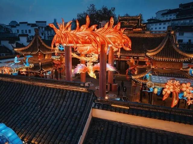 四十届华彩，一盏秦淮灯，点亮南京年味“顶流”！（内含福利~）