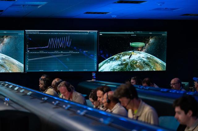 NASA和印度空间研究组织的NISAR卫星已经展开其破纪录的雷达天线