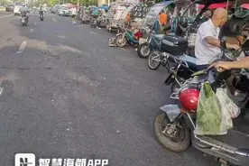 福州一路段非机动车道被摊贩“占领”！部门回应：将加强监管图片