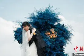 策划师打造专属浪漫 中国年轻人青睐个性化婚礼方案图片