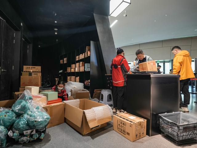 新时代中国调研行之文化中华｜文物的“新展厅”：三星堆文创潮玩的出圈密码